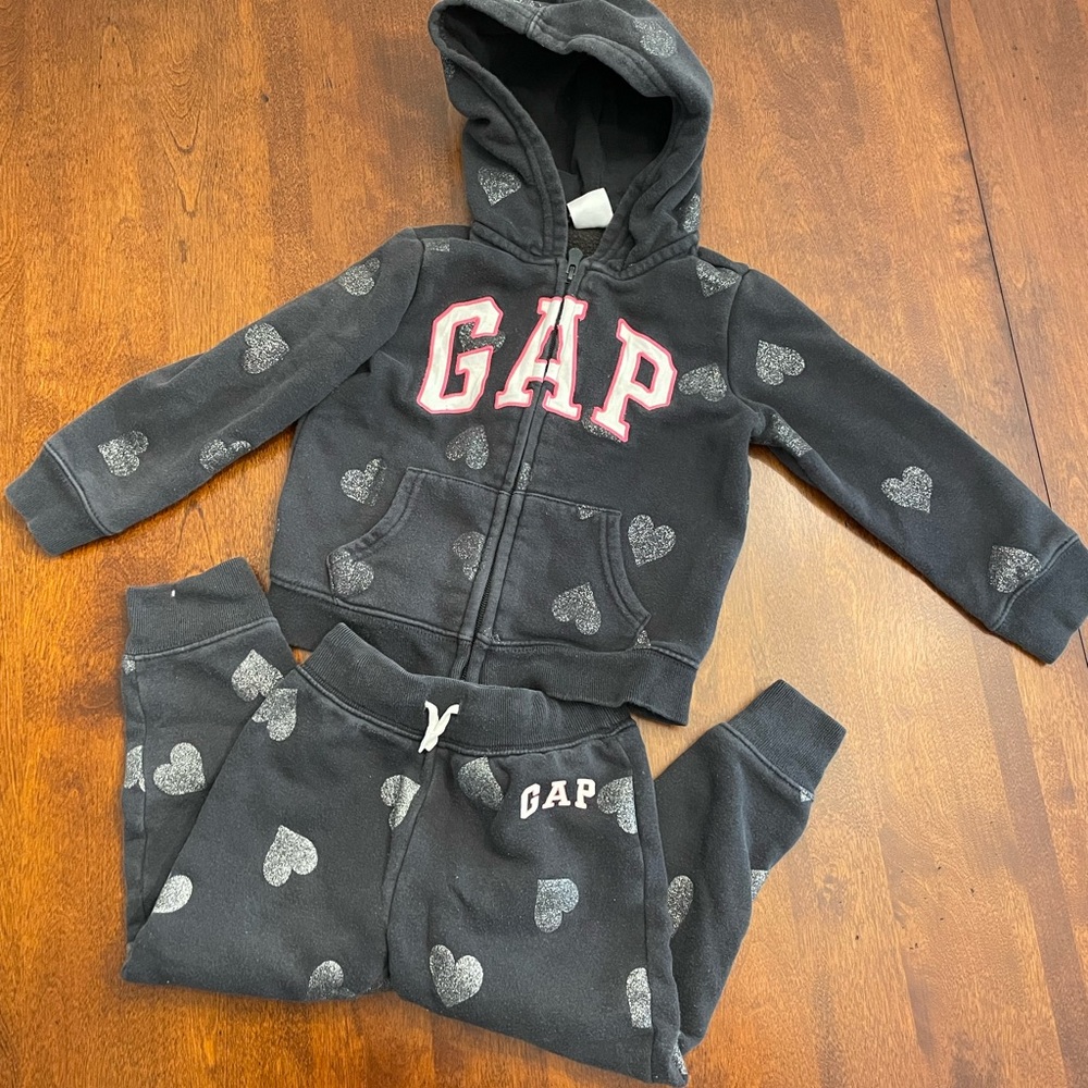 Gap sweat suit!